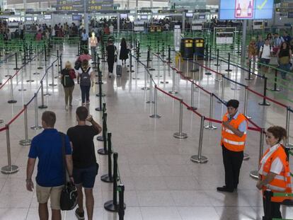 Control de seguridad del Aeropuerto de El Prat.