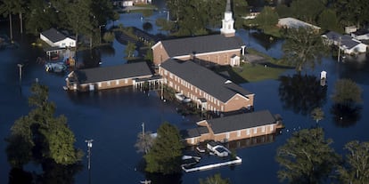 Una iglesia inundada en Conway, Carolna del Sur.