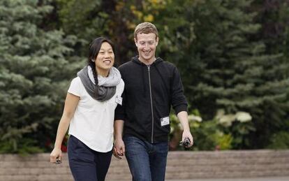 Mark Zuckerberg y su esposa Priscilla Chan.