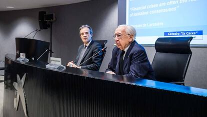 Jacques de Larosière, en primer término, y Jordi Gual.