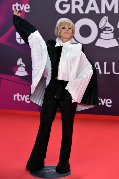 Ana Torroja, con un 'look' muy original en blanco y negro.