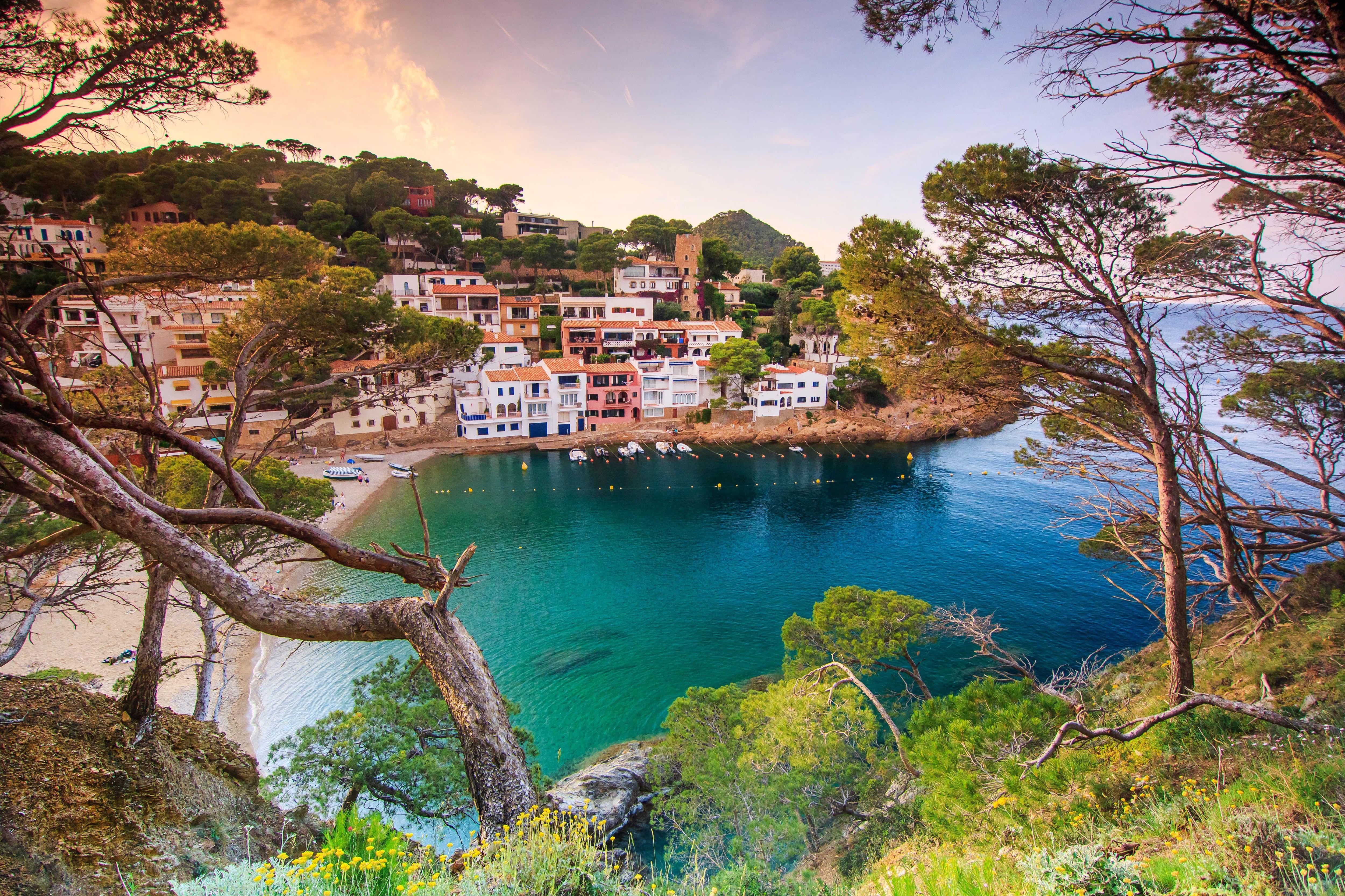 Begur: el pueblo de Girona en el que se para el reloj