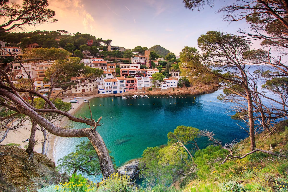 Begur: el pueblo de Girona en el que se para el reloj