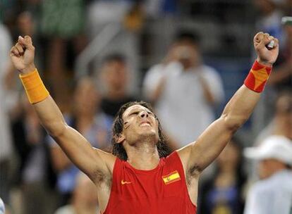 El español consigue su pase a la final tras vencer a Djokovic en las semifinales por 6-4, 1-6 y 6-4