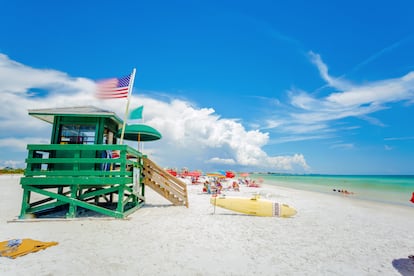 Cayo Siesta (Florida, EE UU). “Hermosa playa de arenas blancas y mar celeste”. Así describe uno de los usuarios de TripAdvisor este arenal de brillante polvo de cuarzo. 
