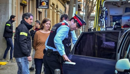 Los Mossos se llevan detenida a la madre que presuntamente ha ahogado a su hija en Girona.