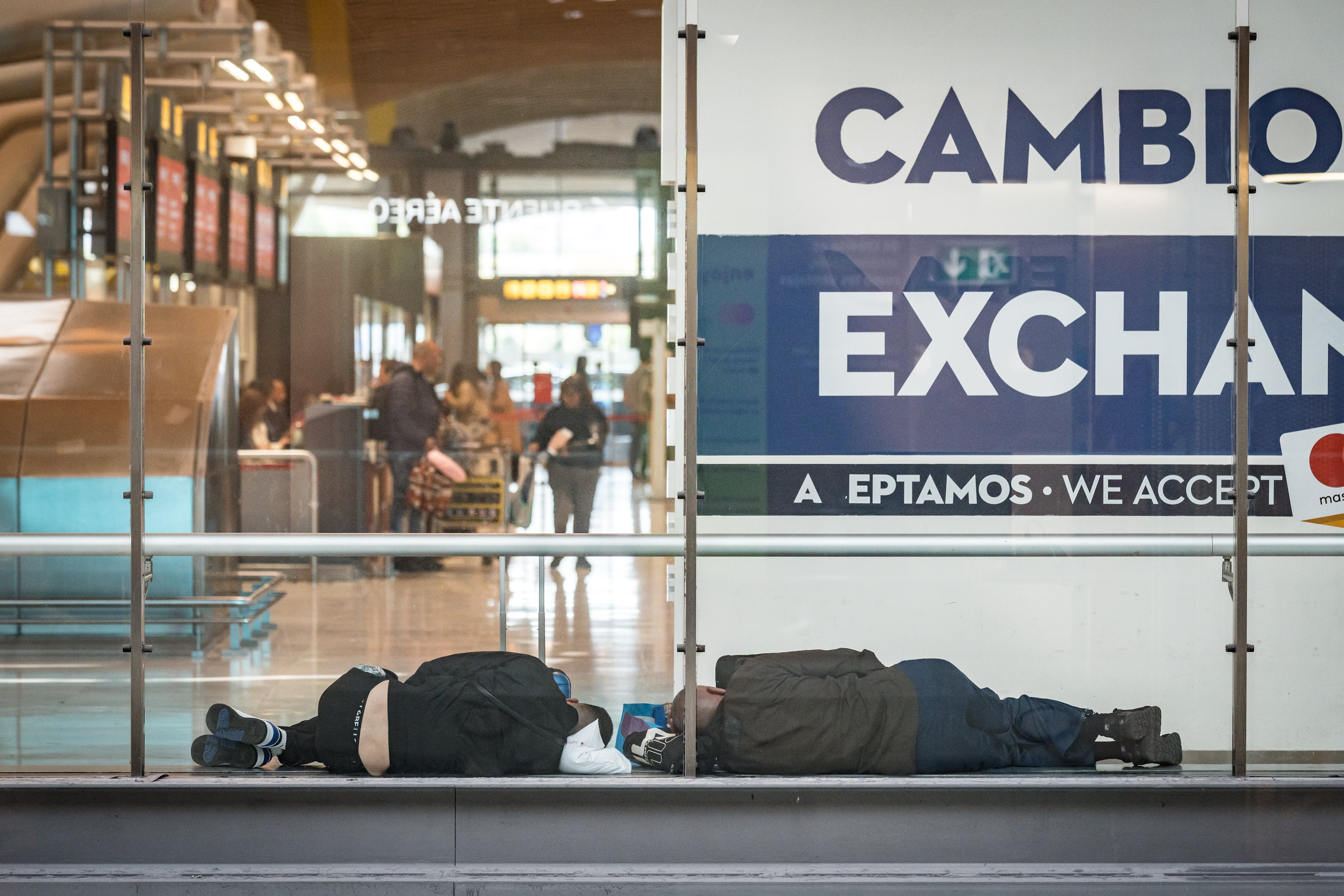 El censo ‘secreto’ del aeropuerto de Barajas revela que viven 412 personas: más de la mitad empadronados en Madrid y el 38% trabaja