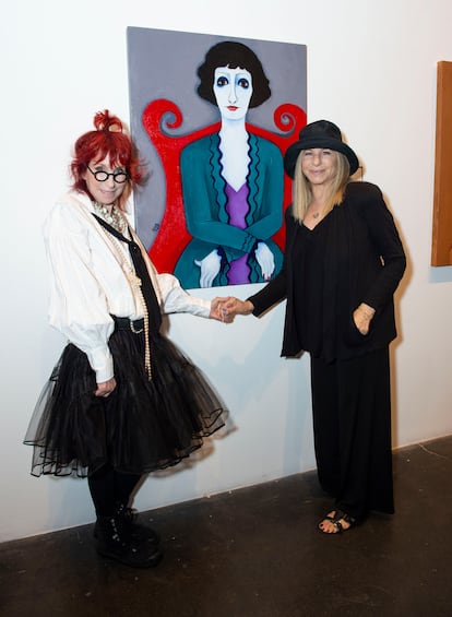 La actriz y cantante Barbra Streisand, en una exposición de la pintora Maxine Smith celebrada en Santa Mónica, California, en octubre de 2019.