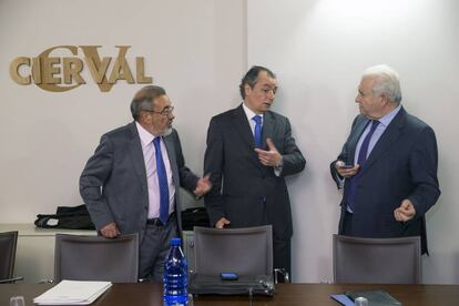 Desde la izquierda, el presidente de Cierval Jose Vicente Gonz&aacute;lez, el de la CEV, Salvador Navarro, y el de Coepa, Francisco G&oacute;mez.