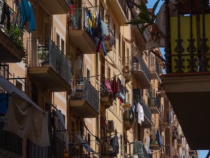 La fachada de un edificio residencial en Barcelona, el 17 de mayo.