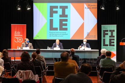 Desde la izquierda, Jesús Ruiz Mantilla, Francisco Igea y Javier Ortega durante la presentación del evento en eI Instituto Cervantes de Madrid.