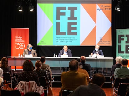 Desde la izquierda, Jesús Ruiz Mantilla, Francisco Igea y Javier Ortega durante la presentación del evento en eI Instituto Cervantes de Madrid.