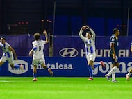 Los jugadores del Baleares celebran tras marcar ante el Espanyol, durante el partido de segunda ronda de la Copa del Rey de fútbol.