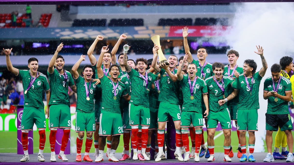 México recupera el boleto olímpico con un defensa convertido en goleador