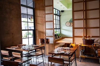 Interior del restaurante de comida de Singapur, Makan.