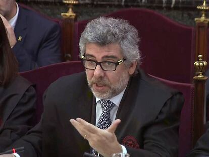 Jordi Pina, abogado de Jordi Turull y Josep Rull, durante la comparecencia del comisario Joan Carles Molinero, en una nueva sesión del juicio a la cúpula del "procés", el pasado jueves, en el Tribunal Supremo de Madrid. 