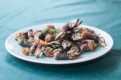 Plato de percebes gallegos.
