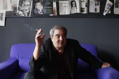 El escritor cubano Eliseo Alberto, durante una entrevista en 2008.