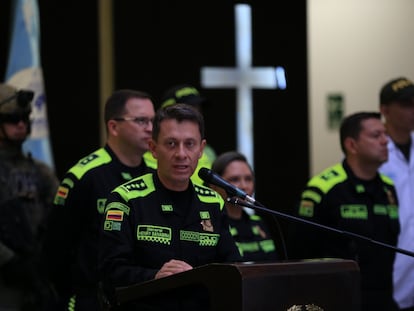 El general de la policía colombiana Henry Sanabria da una conferencia de prensa, en Bogotá, el 16 de enero de 2023.