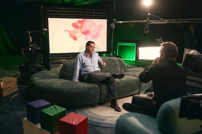 Nacho Vigalondo entrevista a Pablo Ruiz para el documental.