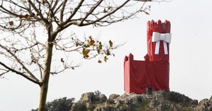 La torre de Lodones, envuelta para regalo.