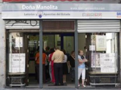 Fachada de la administraci&oacute;n de loter&iacute;a Do&ntilde;a Manolita, en el centro de Madrid.