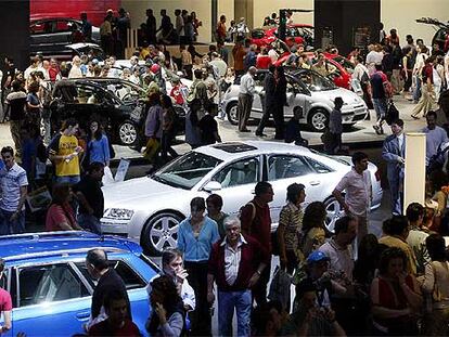 El Salón del Automóvil registró ayer desde primeras horas una gran afluencia de público.
