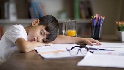 La cara y la cruz de los deberes en verano para los niños