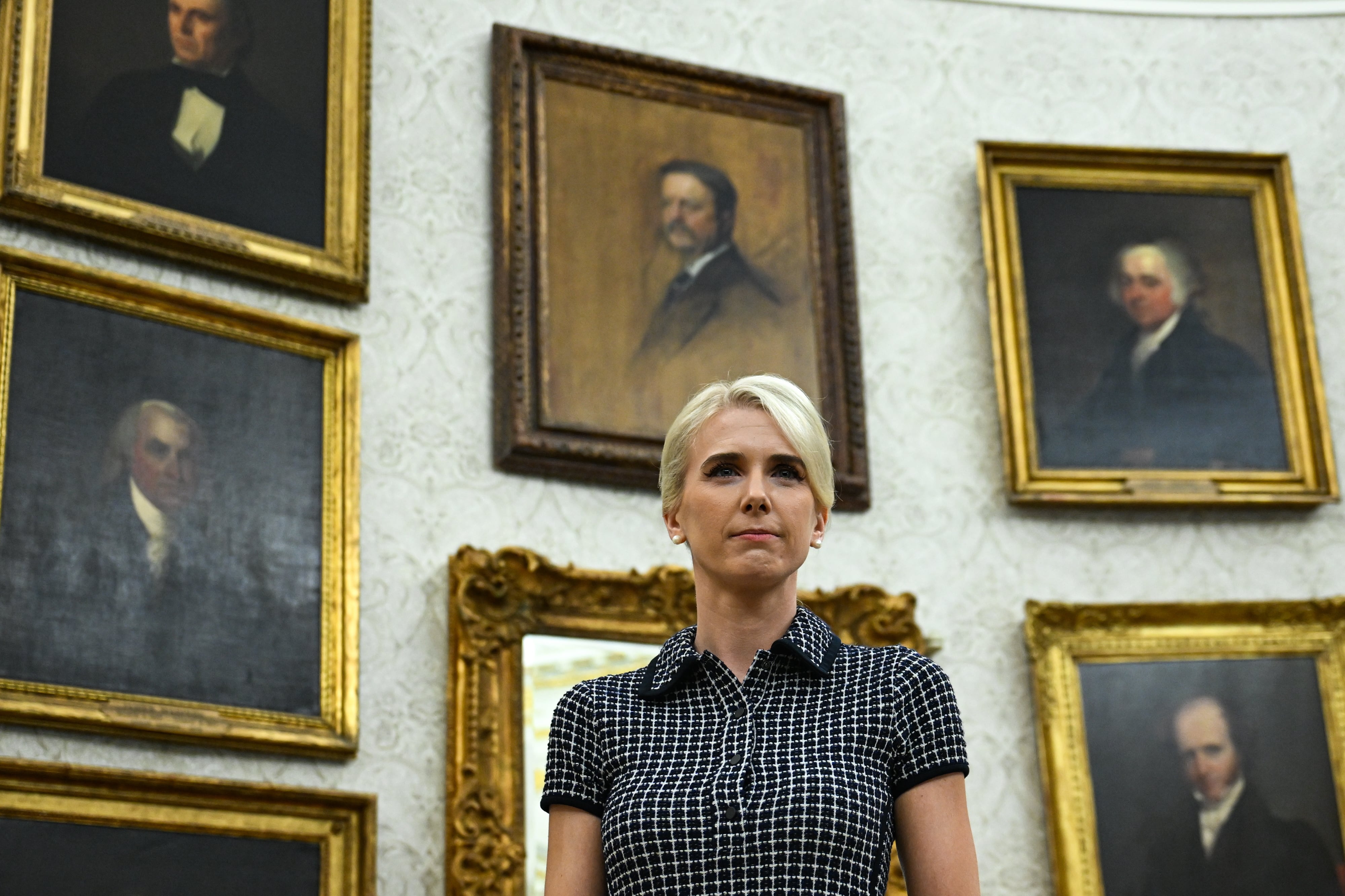 Trump regaló más de 38.000 euros en efectivo a Natalie Harp y a dos colaboradoras más