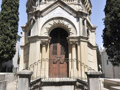 El panteón del cementerio de San Isidro, obra de Andrés Octavio.