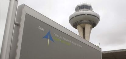 Imagen de la torre de control del aeropuerto de Madrid-Barajas.