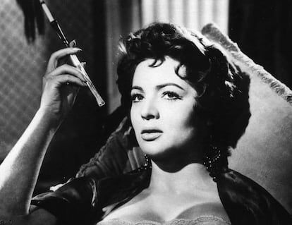 Sara Montiel in 'El último cuplé' (1957), directed by Juan de Orduña.