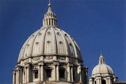 Cúpula de San Pedro en el Vaticano, obra de Miguel Ángel Buonarroti, del libro &#39;Las vidas&#39;,