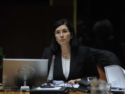 La directora de Emakunde, en el Parlamento vasco.