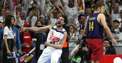 Llull celebra un triple