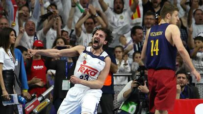 Llull celebra un triple