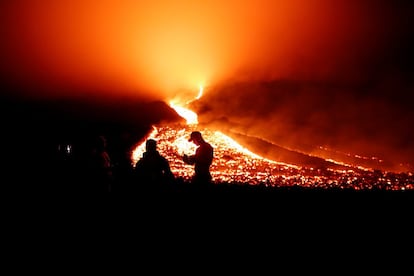 La Coordinadora Nacional de Reducción de Desastres de Guatemala afirmó que realiza monitoreo permanente del avance de la lava y coordina con las poblaciones en peligro.