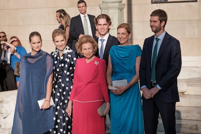 Irene Urdangarin, la infanta Elena, la reina Sofía, Miguel Urdangarin, la infanta Cristina y Pablo Urdangarin, en la boda de la princesa Teodora de Grecia, el 28 de septiembre de 2024, en Atenas.