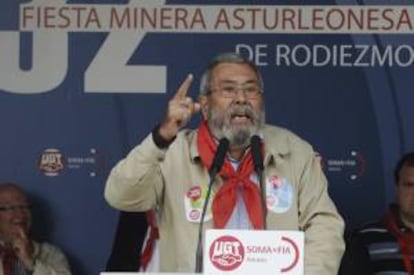El secretario general de UGT, Cándido Méndez, durante su intervención en la XXXII Fiesta Minera asturleonesa de Rodiezmo (León). EFE/Archivo