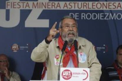 El secretario general de UGT, Cándido Méndez, durante su intervención en la XXXII Fiesta Minera asturleonesa de Rodiezmo (León). EFE/Archivo