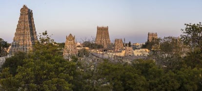 Panorámica del templo Meenakshi Amman desde la ciudad de Madurai.