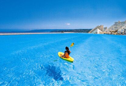 La piscina del hotel San Alfonso del Mar, en Chile, tiene más de mil metros de largo y tres metros de profundidad.