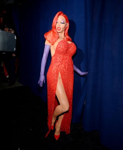 Heidi Klum na sua chegada ao 'Halloween Party' em Nova York caracterizada como Jessica Rabbit.