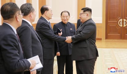 El l&iacute;der norcoreano, Kim Jong-un, recibe este martes a la delegaci&oacute;n del pa&iacute;s que acudi&oacute; a los Juegos Olimpicos de Invierno en Corea del Sur.
 