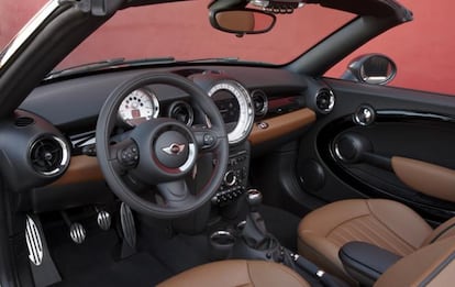 El interior muestra el carácter deportivo pero a la vez refinado del nuevo modelo Mini.