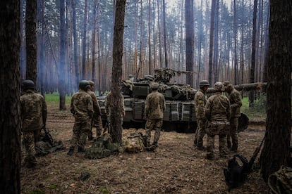 Soldados ucranios participan en unas maniobras militares, en una imagen de archivo.