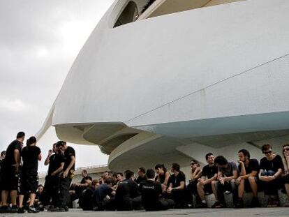 Protesta de trabajadores del Palau de les Arts en 2010 por el convenio colectivo.