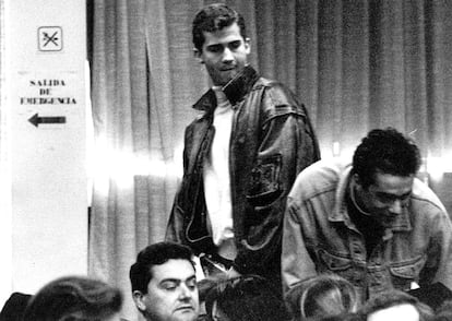 14 de febrero de 1991. Don Felipe de Borbón acude de oyente a la conferencia 'El precio de la paz' en la Universidad Autónoma de Madrid.