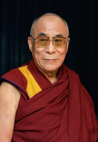 El Dalai Lama tiene cinco hermanos mayores.