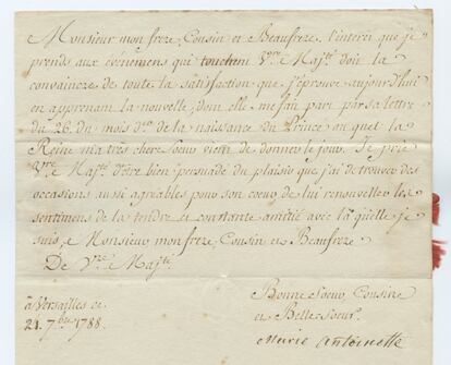 Maria Antonieta parabeniza sua irmã Maria Carolina e seu cunhado Fernando VI de Nápoles pelo nascimento de um de seus 16 filhos em 1788 (que morreria no ano seguinte de sarampo; na época, a Revolução Francesa já havia começado, e a vida de Maria Antonieta também estava em perigo).